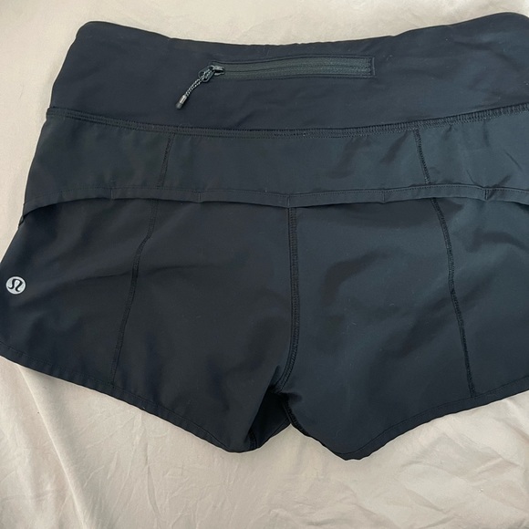 black lululemon shorts - Picture 2 of 5
